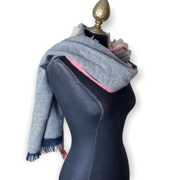 GAP Scarf Blue Red Cream Fringe Scarf - Picture 3 of 5